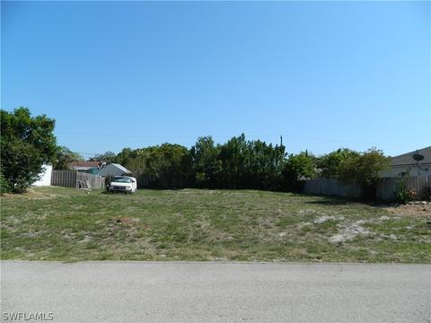 8418 Blackberry Rd, Fort Myers, FL 33967