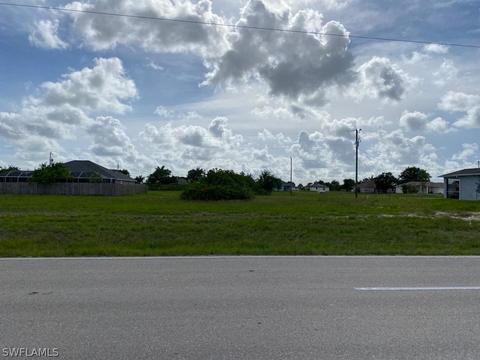1008 Santa Barbara Blvd N, Cape Coral, FL 33993