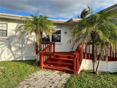 5832 Esther Dr, Bokeelia, FL 33922