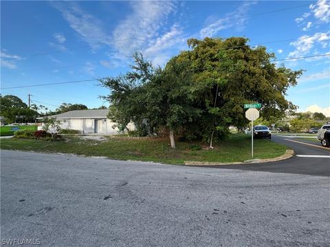 4507 Normandy Dr, Naples, FL 34112 photo 4