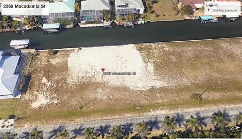 2369 Macadamia St, Saint James City, FL 33956