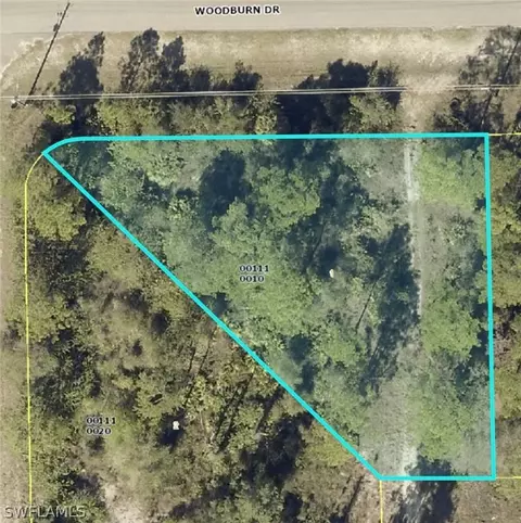 323 Woodburn Dr, Lehigh Acres, FL 33972