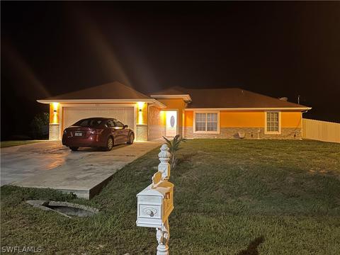 933 Alcalde St E, Lehigh Acres, FL 33974