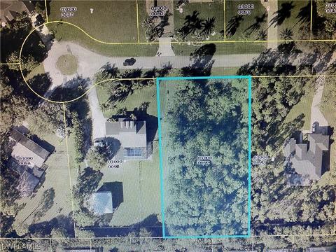 9480 Coralee Ave, Estero, FL 33928
