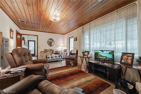 290 Hendry St, Labelle, FL 33935 photo 8