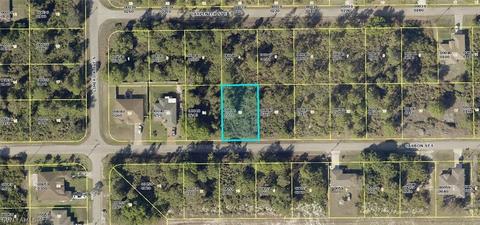 825 Carbon St E, Lehigh Acres, FL 33974