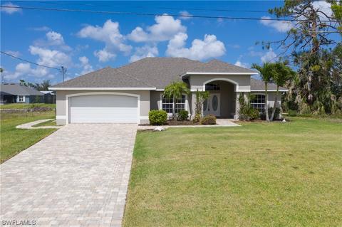 918 SW 8th Pl, Cape Coral, FL 33991