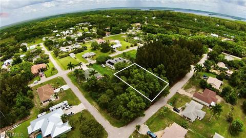 5812 Porpoise Rd, Bokeelia, FL 33922