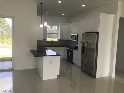 507 E 8th St, Lehigh Acres, FL 33972 photo 3