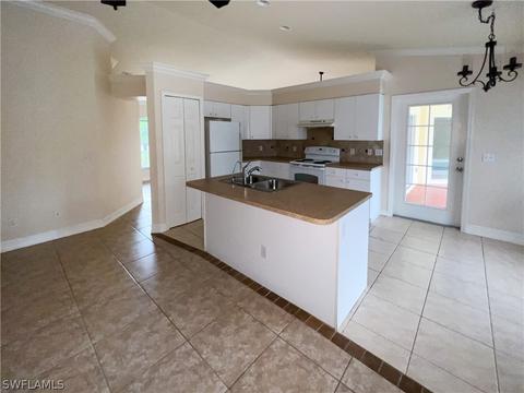 2350 Robin Dr, Naples, FL 34117 photo 6