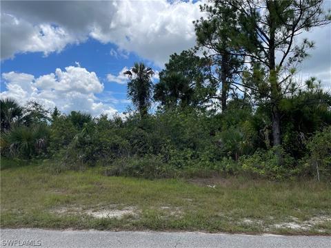 1030 Butler St E, Lehigh Acres, FL 33974