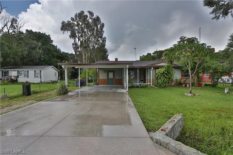 2802 Winona Dr, North Fort Myers, FL 33917