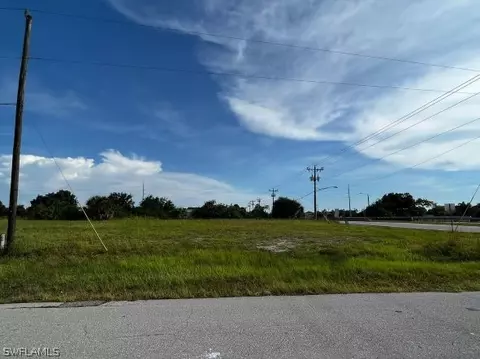 1526 NW 9th St, Cape Coral, FL 33993