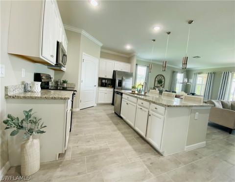 4028 E Hampton Cir, Alva, FL 33920 photo 4