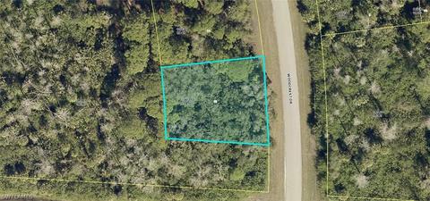 620 Woodcrest Dr, Lehigh Acres, FL 33972