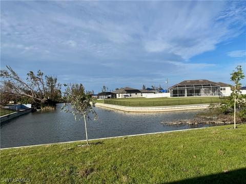 425 SW 23rd Ter, Cape Coral, FL 33991