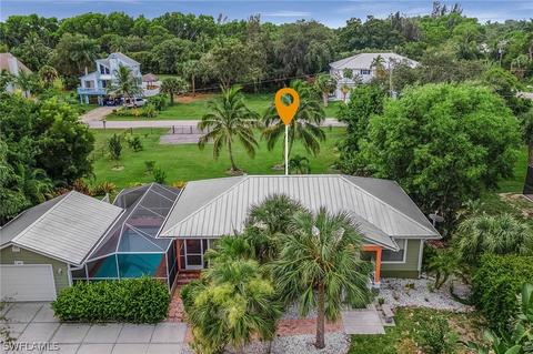 7487 Georgiana Dr, Bokeelia, FL 33922