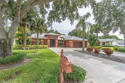 44 Wickliffe Dr, Naples, FL 34110 photo 1