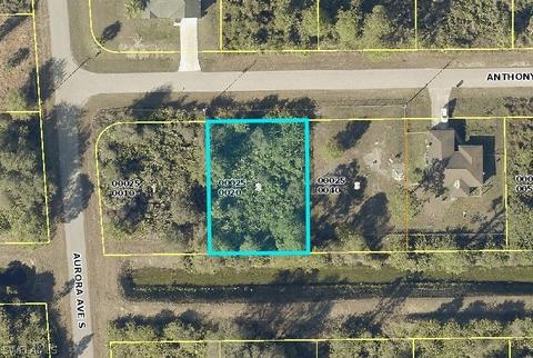 912 Anthony St E, Lehigh Acres, FL 33974
