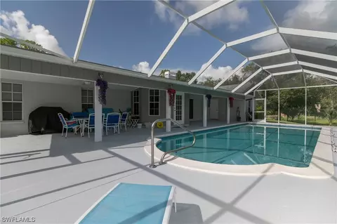 17571 Oak Creek Rd, Alva, FL 33920