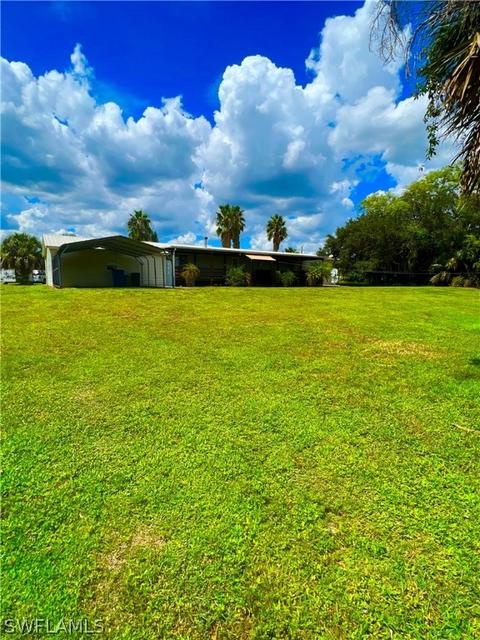 1423 Riverview Dr, Moore Haven, FL 33471 photo 4