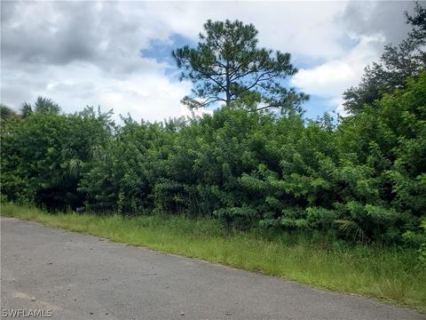 2105 W 12th St, Lehigh Acres, FL 33972