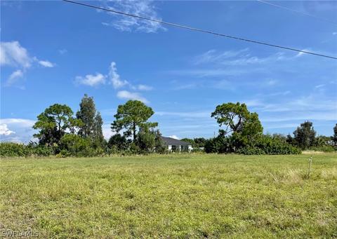1137 SW 4th Ter, Cape Coral, FL 33991