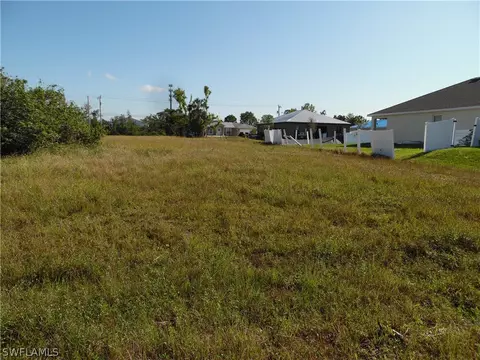 2601 NE 7th Ave, Cape Coral, FL 33909