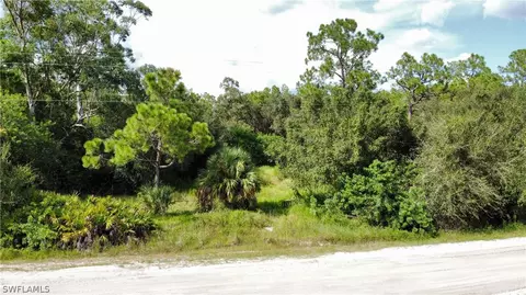 B Rd, Labelle, FL 33935