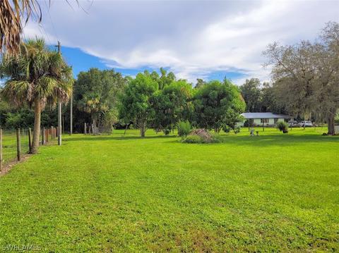 829 Sioux Ave, Labelle, FL 33935 photo 3