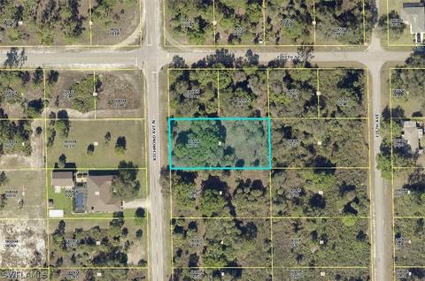 1620 Richmond Ave N, Lehigh Acres, FL 33972