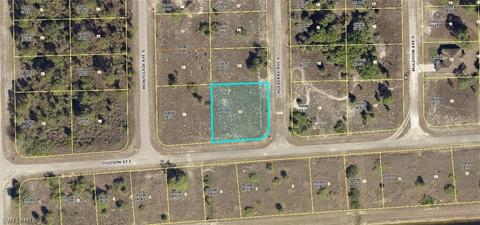 660 Mulberry Ave S, Lehigh Acres, FL 33974