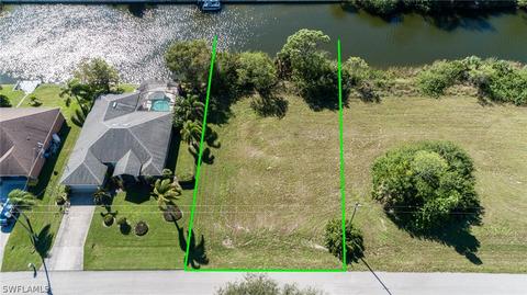 1824 NE 23rd Ter, Cape Coral, FL 33909