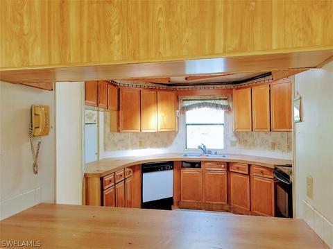 1101 E Anchor Ln, Moore Haven, FL 33471 photo 9