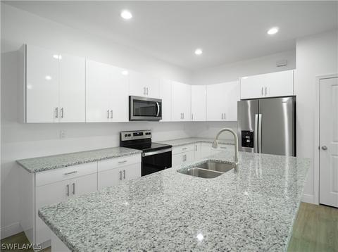 3206 W Iris Ct, Labelle, FL 33935 photo 4