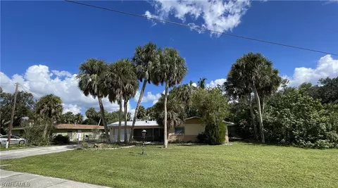 809 Iris Dr, North Fort Myers, FL 33903