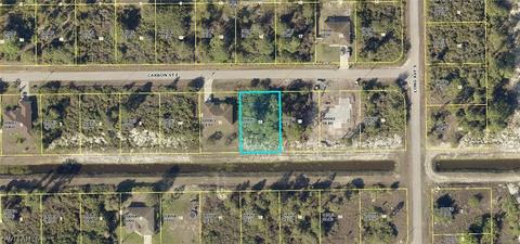 868 Carbon St E, Lehigh Acres, FL 33974