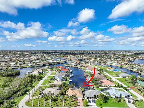 2114 SE 21st Ct, Cape Coral, FL 33990