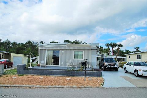 372 Nicklaus Blvd, North Fort Myers, FL 33903