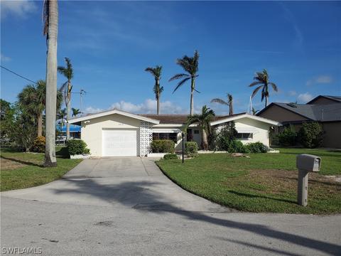 5215 Stratford Ct, Cape Coral, FL 33904