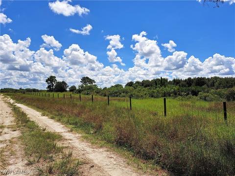 5 Th Ter, Labelle, FL 33935 photo 2