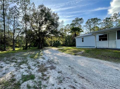 7930 Chickadee Ln, Naples, FL 34120 photo 2