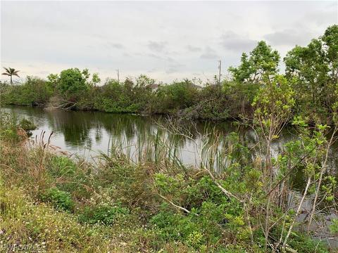1325 NE 1st Ave, Cape Coral, FL 33909