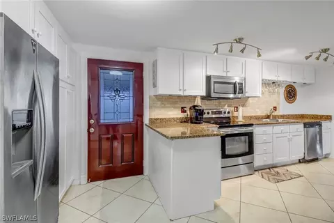 180 Cape Sable Dr, Naples, FL 34104 photo 4