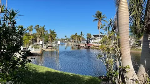 6044 Cocos Dr, Fort Myers, FL 33908