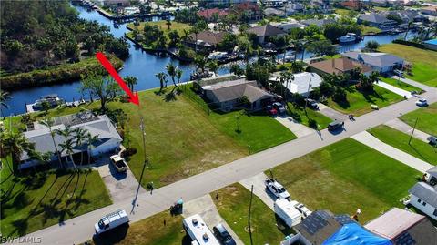 2044 Coral Point Dr, Cape Coral, FL 33990