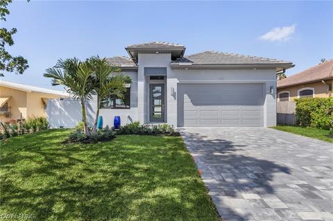 555 103rd Ave N, Naples, FL 34108