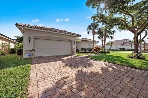 20249 Foxworth Cir, Estero, FL 33928 photo 3