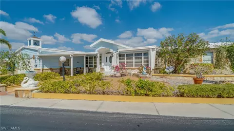 100 Sunset Cir N, North Fort Myers, FL 33903