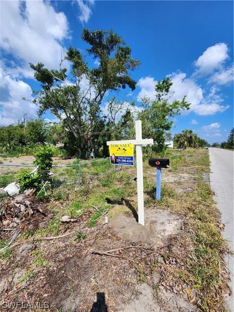 8200 Everhart Dr, North Fort Myers, FL 33917